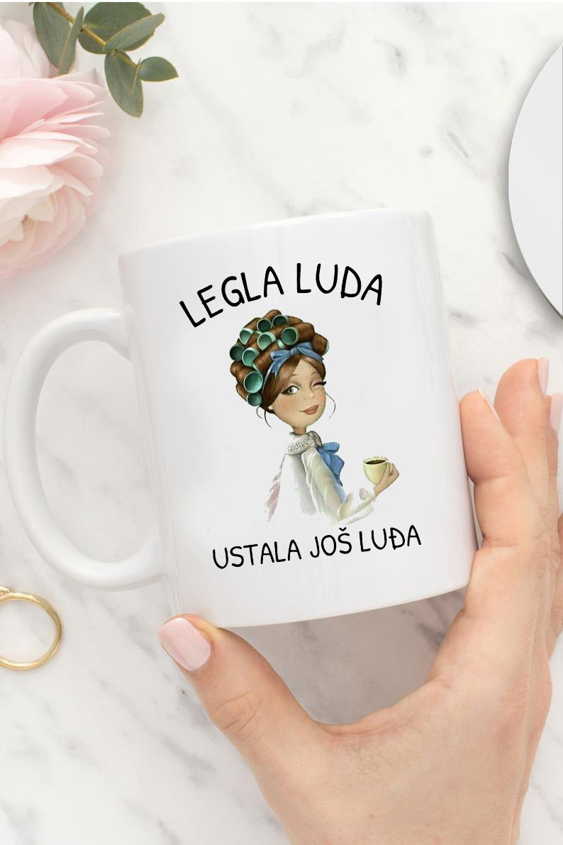 Legla luda, ustala još luđa - šolja