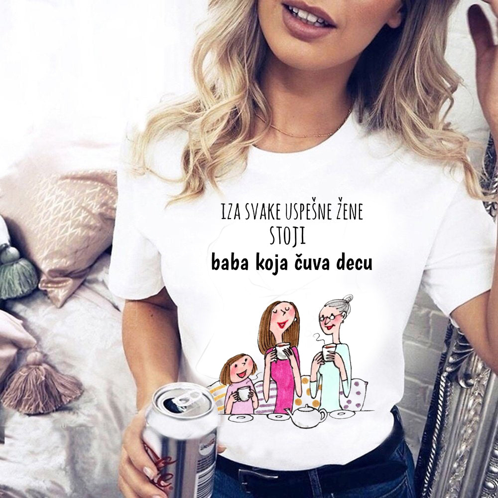 Iza svake uspešne žene stoji baba koja čuva decu